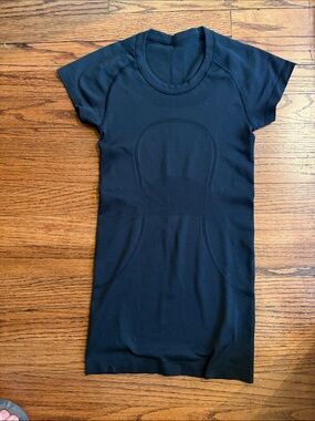 lululemon athletica Black Short Sleeve Athletic Dress